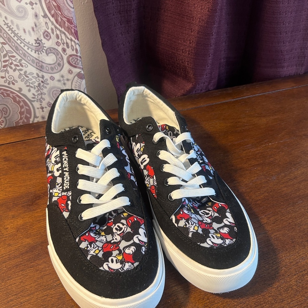 Black and White Sneakers MICKEY MOUSE​